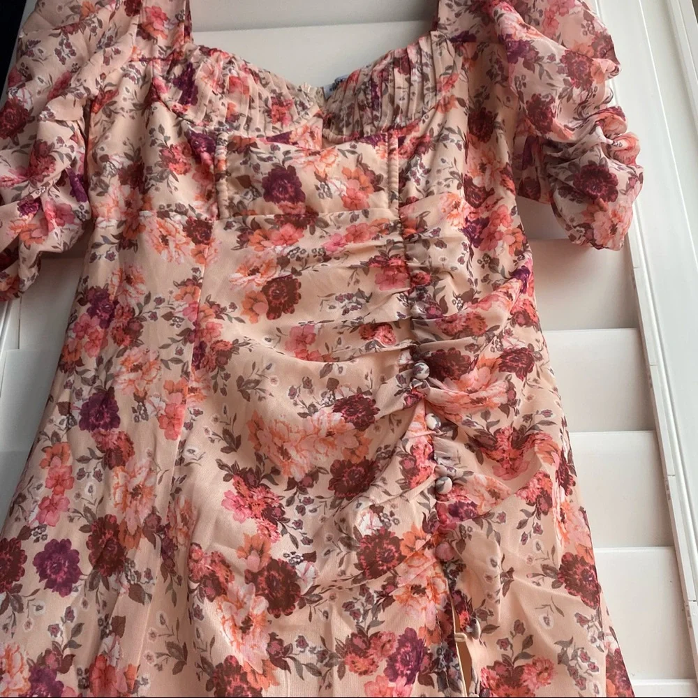 Strangers & Lovers beautiful floral dress - Picture 5 of 6